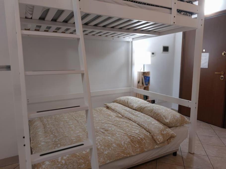 Smile Home! Graziosa Casa Con Parcheggio E Giardino Bovisio Masciago ภายนอก รูปภาพ