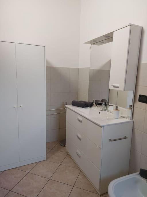 Smile Home! Graziosa Casa Con Parcheggio E Giardino Bovisio Masciago ภายนอก รูปภาพ